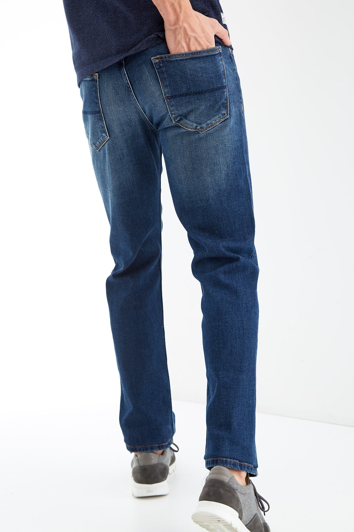 Medium Blue