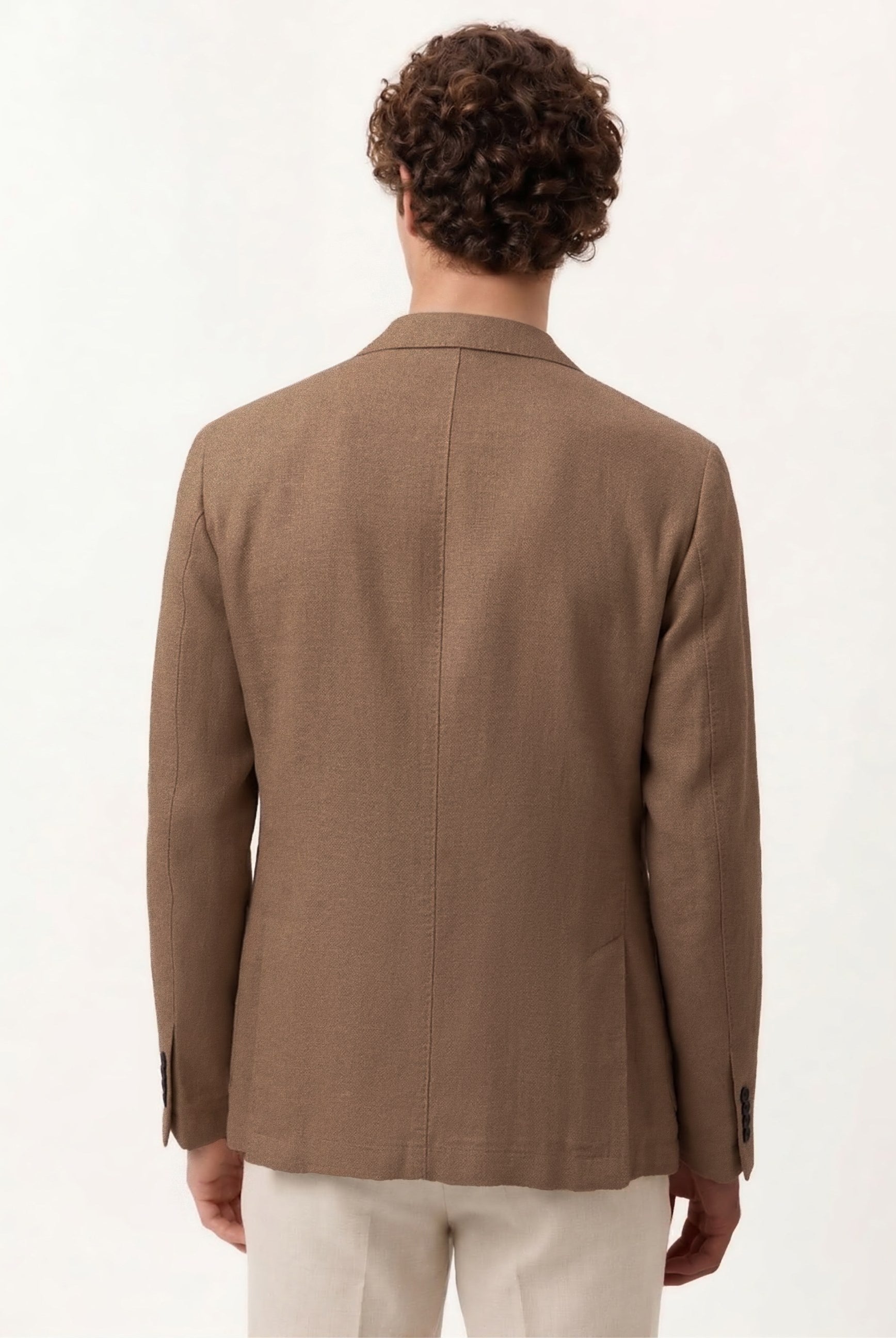 Light Brown (AI)