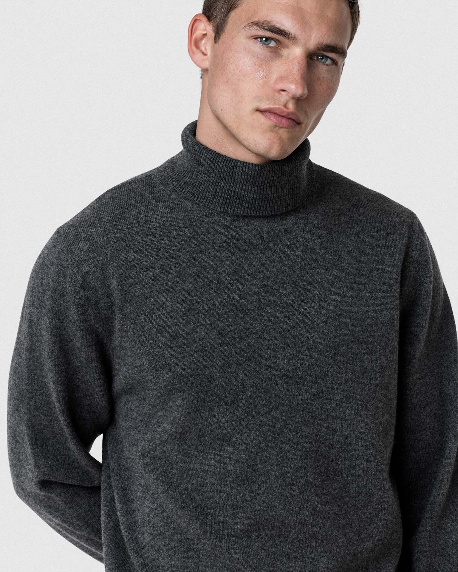 Medium Grey (AI)