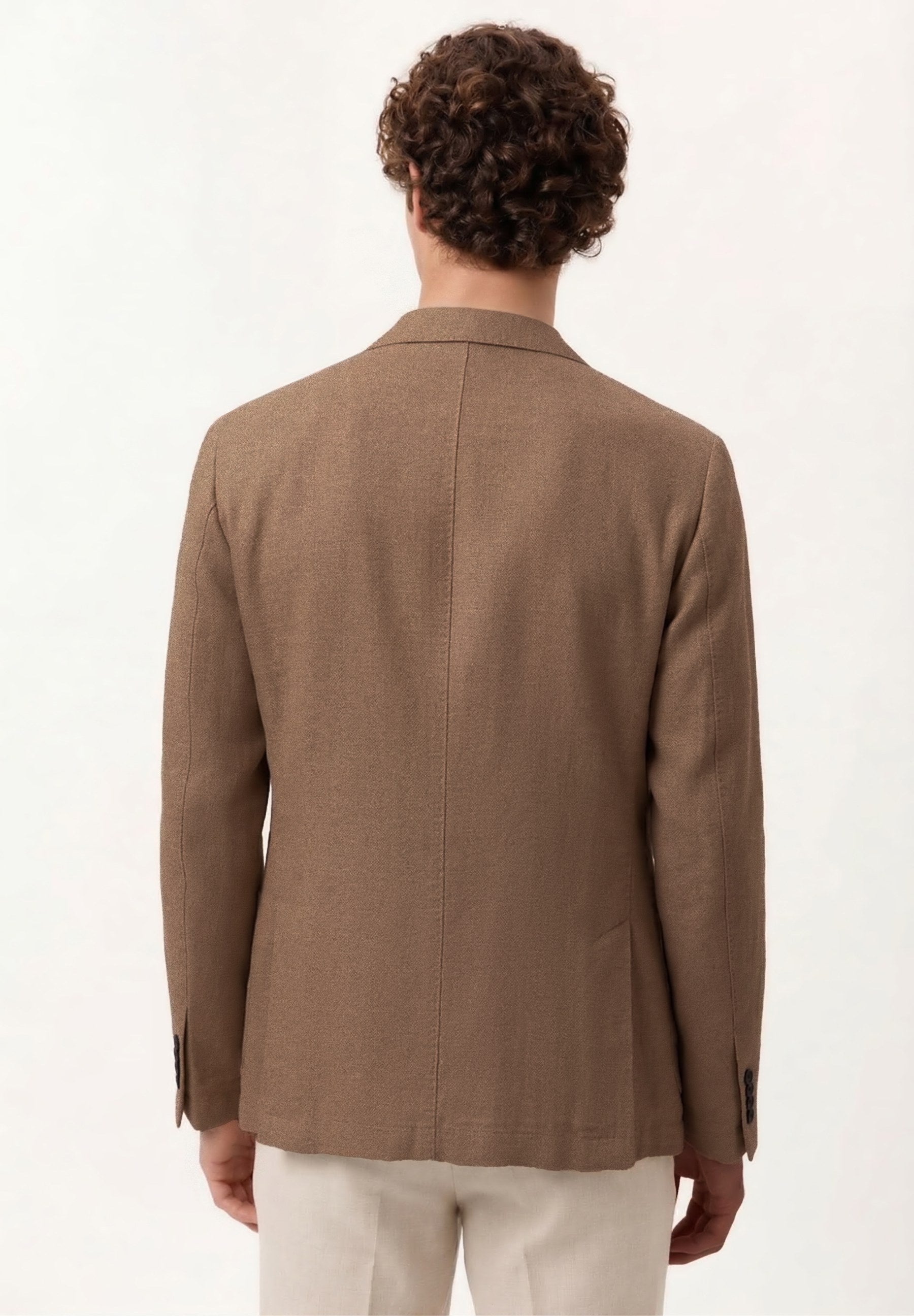 Light Brown (AI)