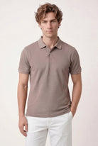 Light Brown (AI)